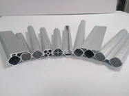Smukła średnica rury ze stopu aluminium 28 mm Grubość ścianki rury 1,7 mm Płaskie srebrno-białe AL-2817